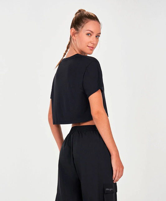 T-Shirt Cropped Símbolo Preto Alto Giro