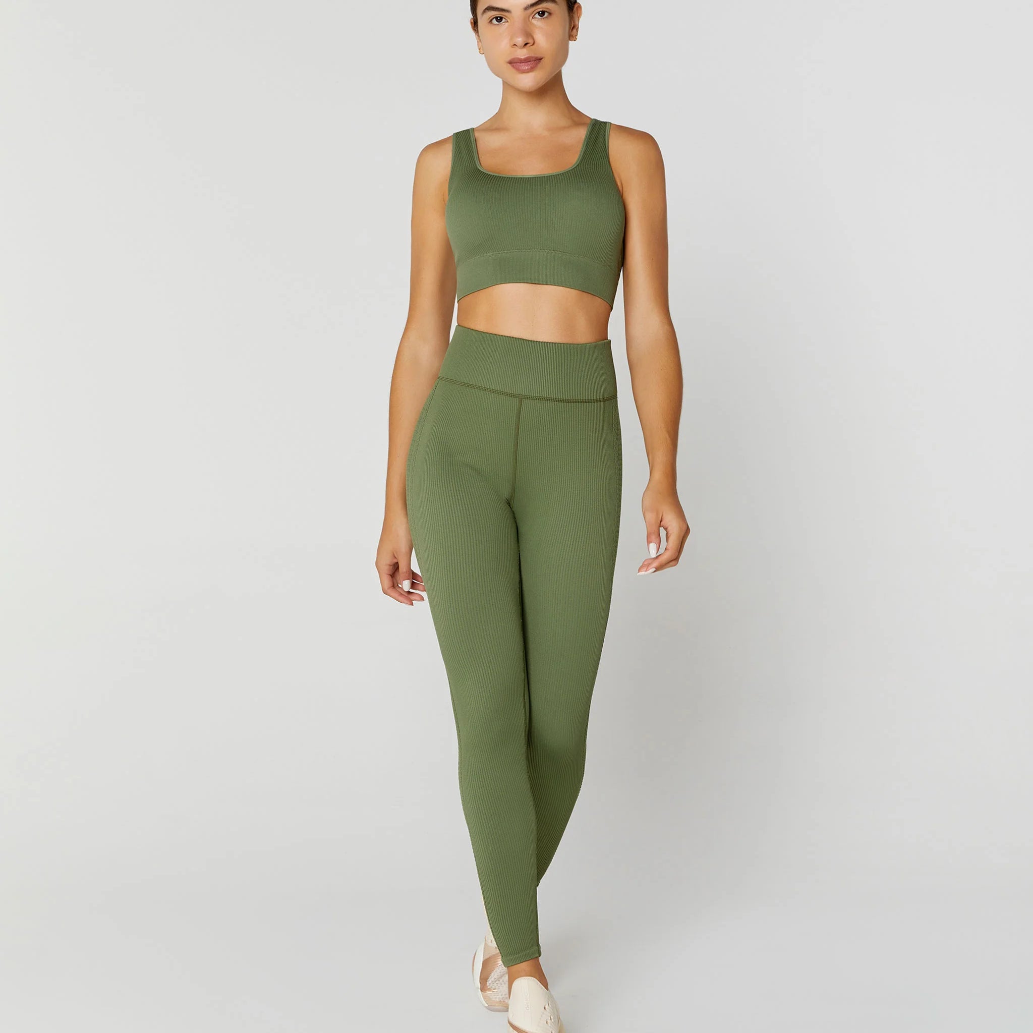 Conjunto Top e Legging Seamless Verde Alto Giro