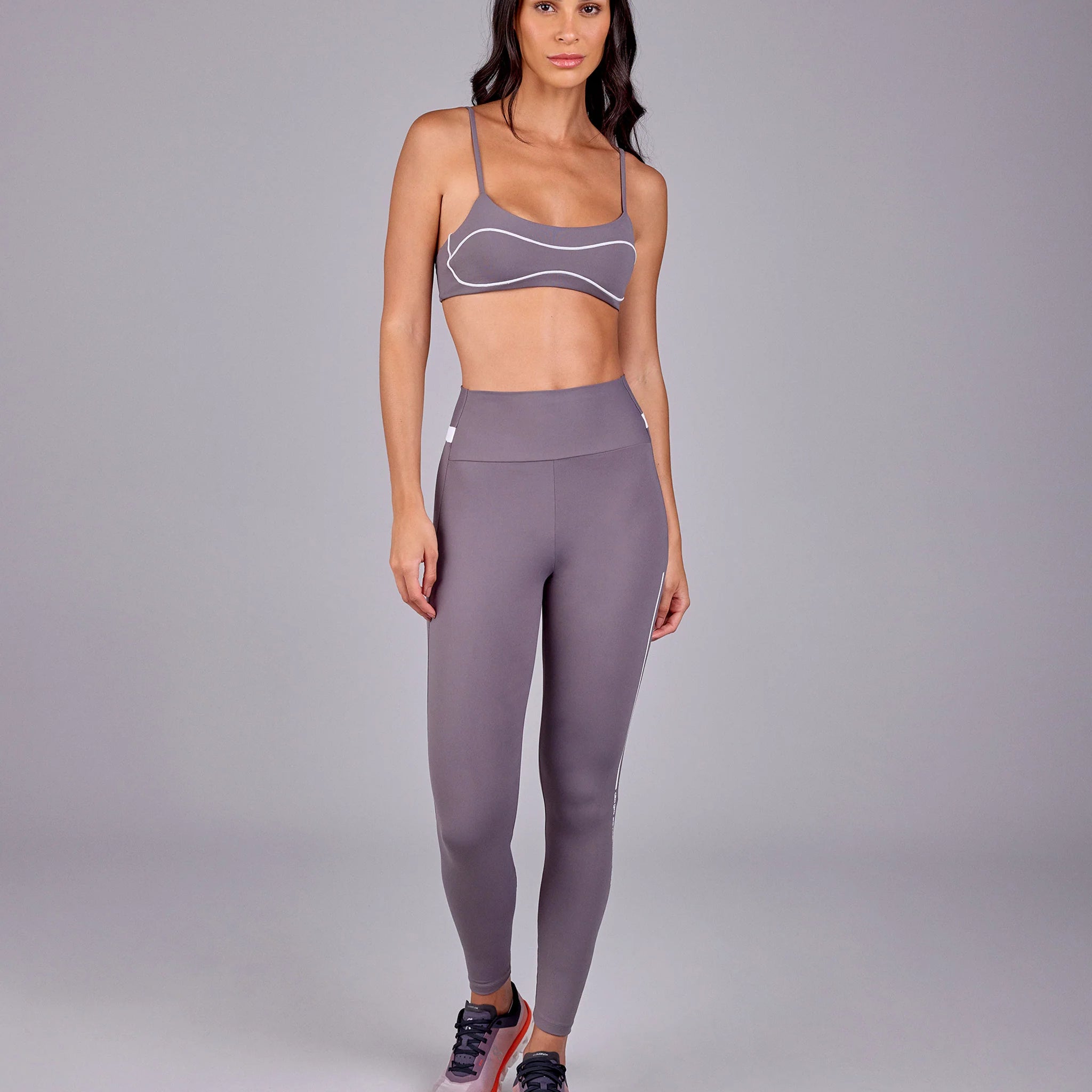 Conjunto Top e Legging Estampa Bicolor Cinza Alto Giro