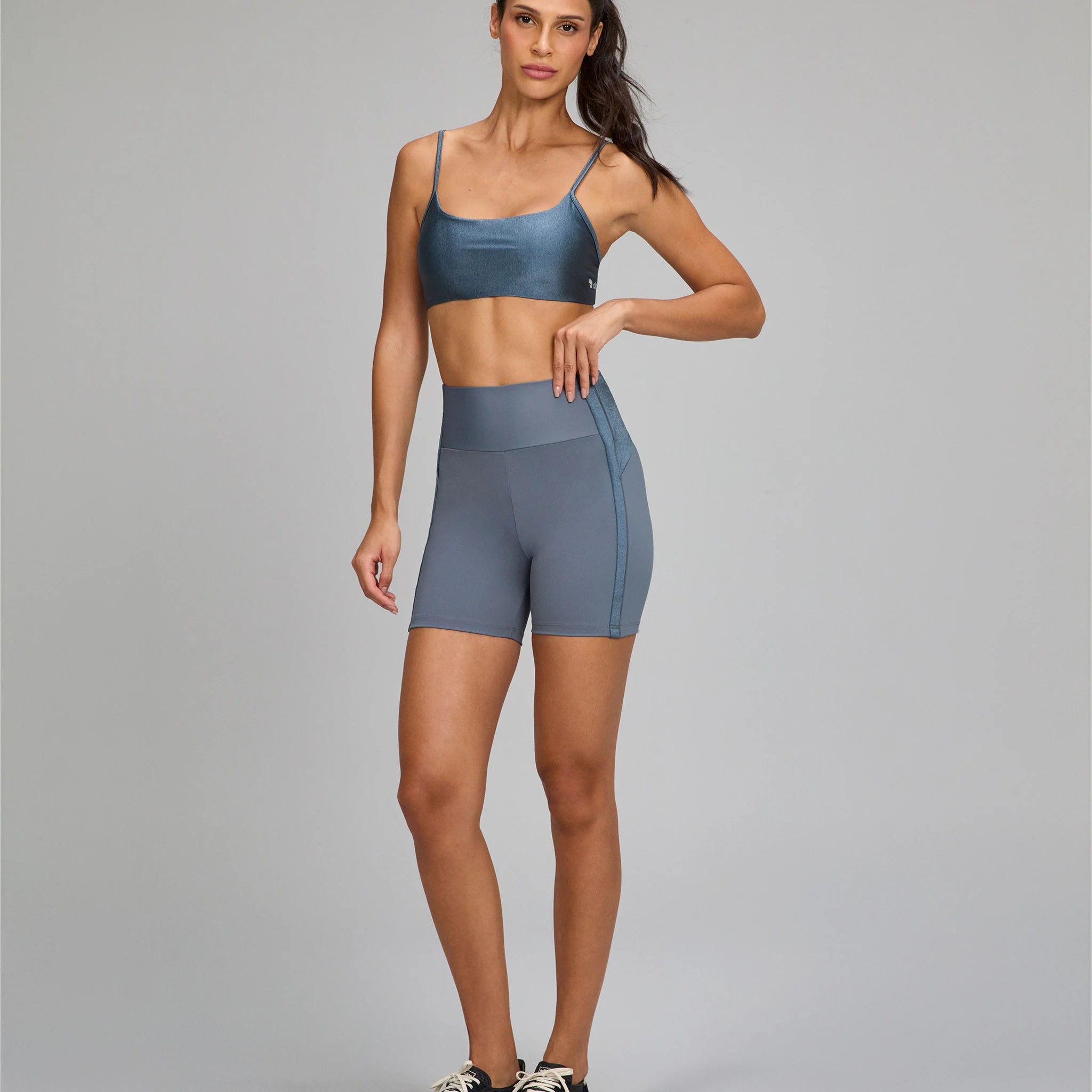 Shorts Recorte Shine Cinza Metropole Alto Giro