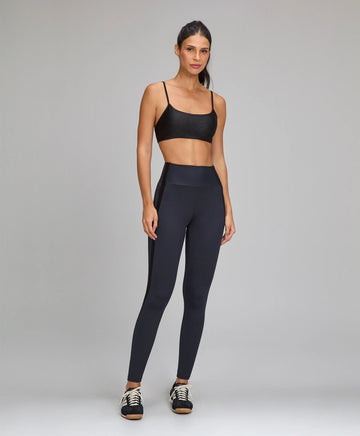 Legging Recortes Shine Preto Alto Giro