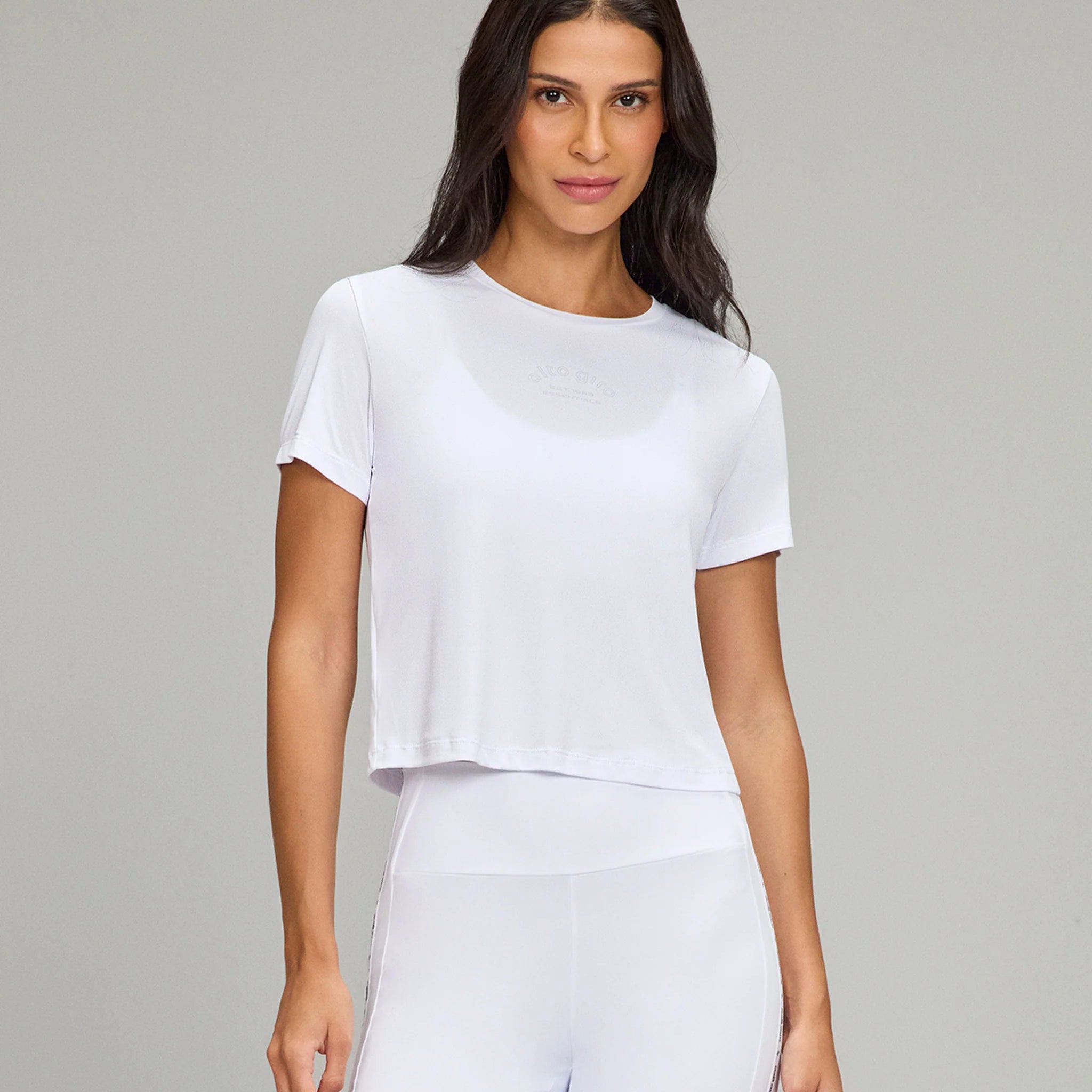 T-shirt Cropped Essentials Branco Alto Giro