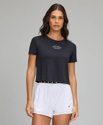 T-shirt Cropped Essentials Preto Alto Giro