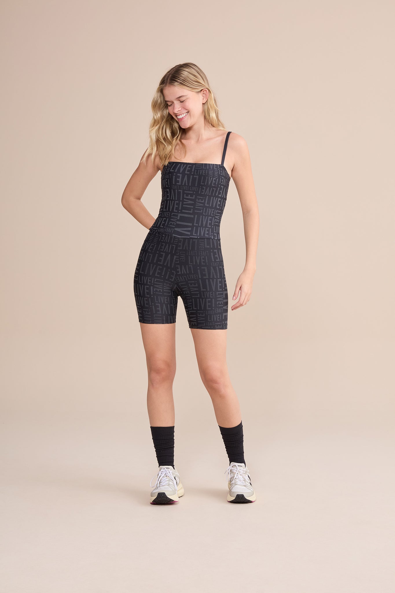 Macaquinho Shorts Preto LIVE
