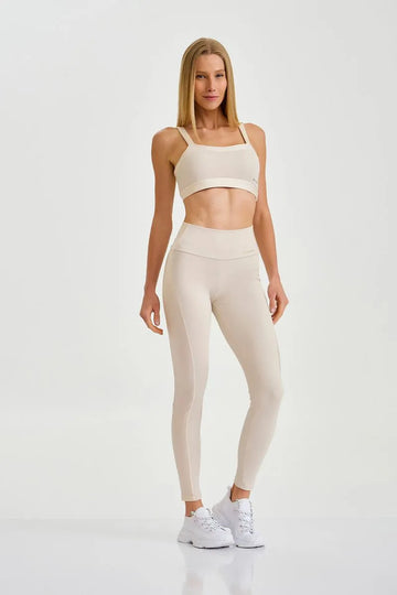 Conjunto Top e Legging Pro Com Brilho Off White Caju Brasil
