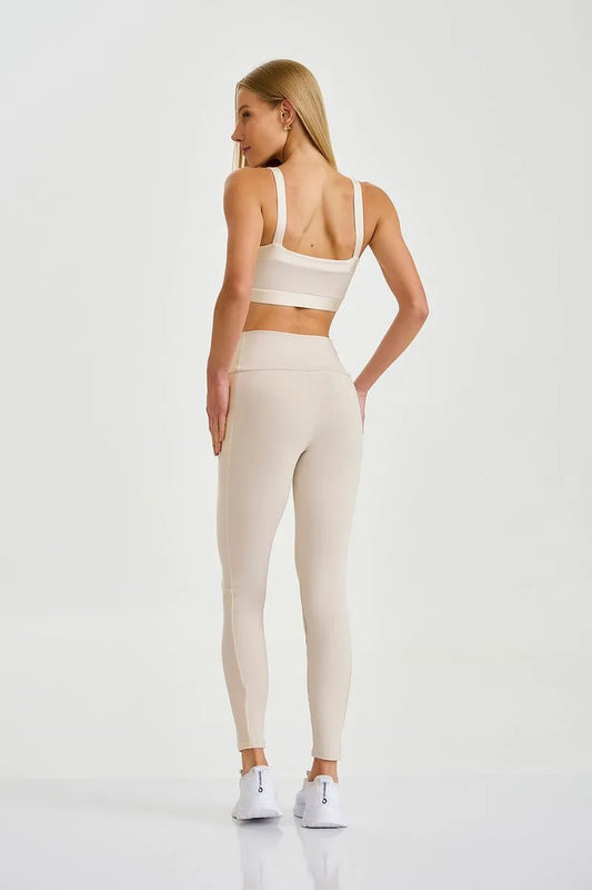 Conjunto Top e Legging Pro Com Brilho Off White Caju Brasil