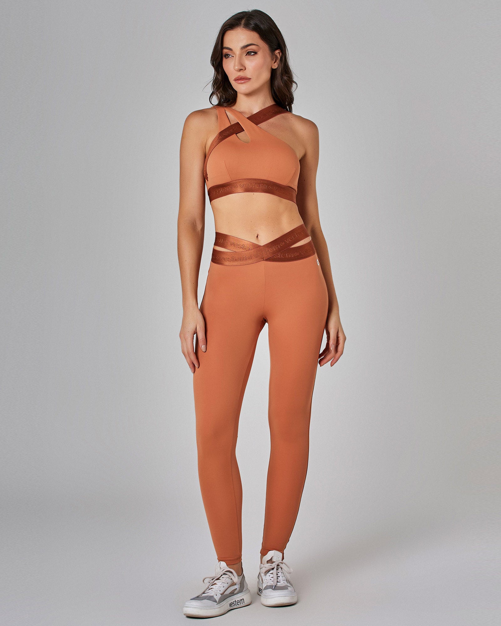 Conjunto Top e Legging Fusô Cós Transpassado Core Marrom Conhaque Vestem