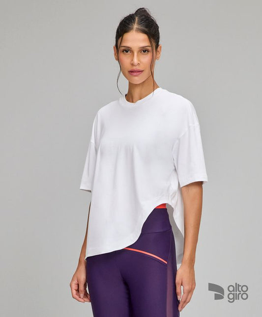 T-shirt Assimetrica Estampa Costas Branco Alto Giro