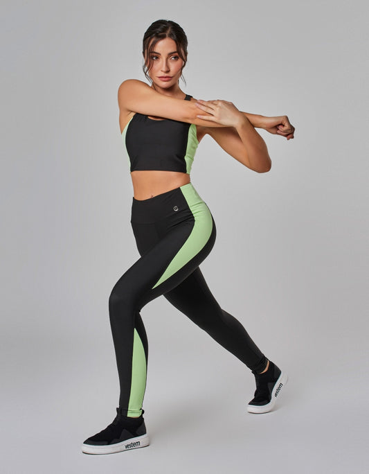 Conjunto Top e Legging com Recortes Connect Preto Vestem