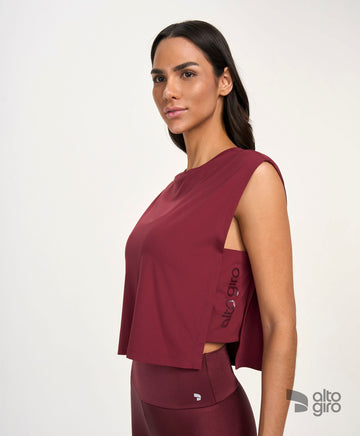 Regata Ampla Sobreposicao Vermelho Tinto Alto Giro